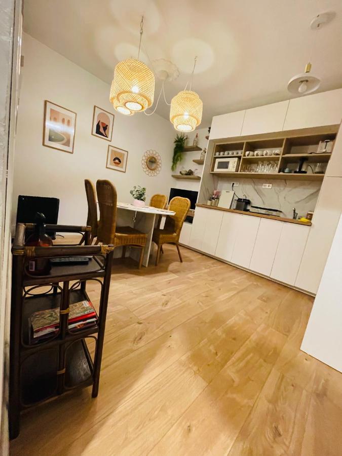 Le Trois Nourrices Apartment นาร์บอนน์ ภายนอก รูปภาพ
